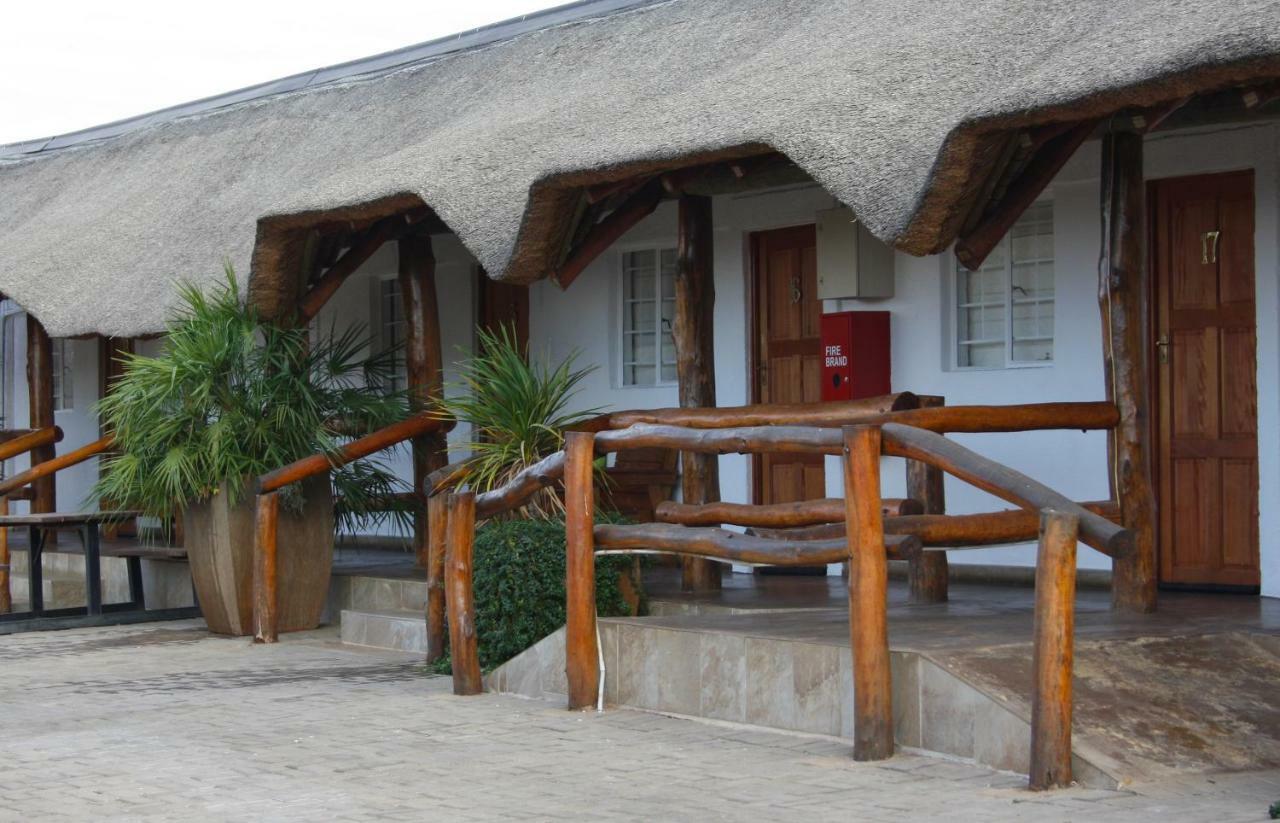 Diggies Lodge Kimberley Exterior photo
